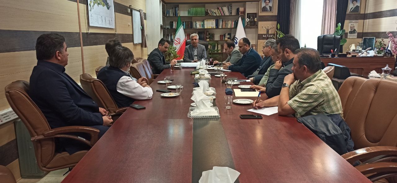 جلسه بررسی مشکلات تعدادی از پیمانکاران پروژه ۸۱۰۰ واحدی اراک..