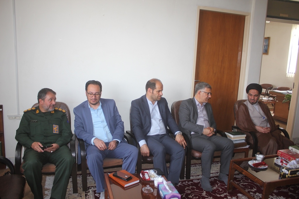 نشست هم اندیشی معاون سیاسی ، امنیتی و اجتماعی استاندار با مسئولان شهرستان خمین برگزار شد