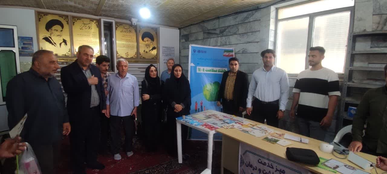 بازدید فرماندار از میز خدمت شبکه بهداشت و در مان در نماز جمعه شهر مامونیه