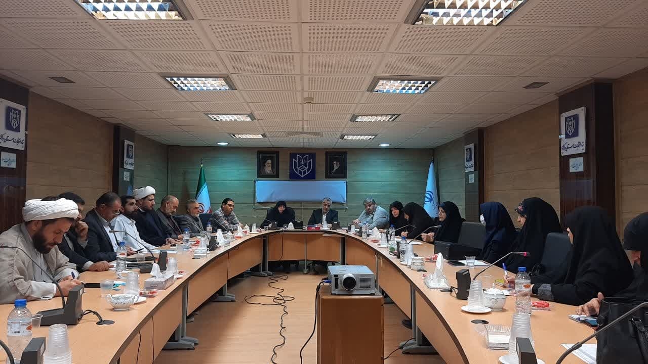 دومین جلسه کمیته فرهنگی واجتماعی ستادحمایت از خانواده وجوانی جمعیت به ریاست  باقری مدیرکل امور اجتماعی وفرهنگی استانداری و با حضور مفتح زاده مدیر کل امور زنان وخانواده استانداری پیرامون اقدامات صورت گرفته توسط دستگاه‌های اجرایی عضو و ارائه طرح ها و پیشنهادات اعضا برای تحقق مواد قانون جمعیت درعناوین فرهنگی واجتماعی تشکیل شد.

پنج شنبه ۱۱اردیبهشت ۱۴۰۴