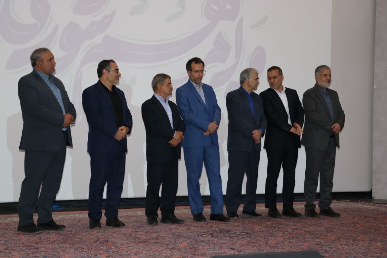 آئین بزرگداشت روز شوراها به ریاست دکتر حمیدی فرماندار شهرستان ارام برگزار گردید