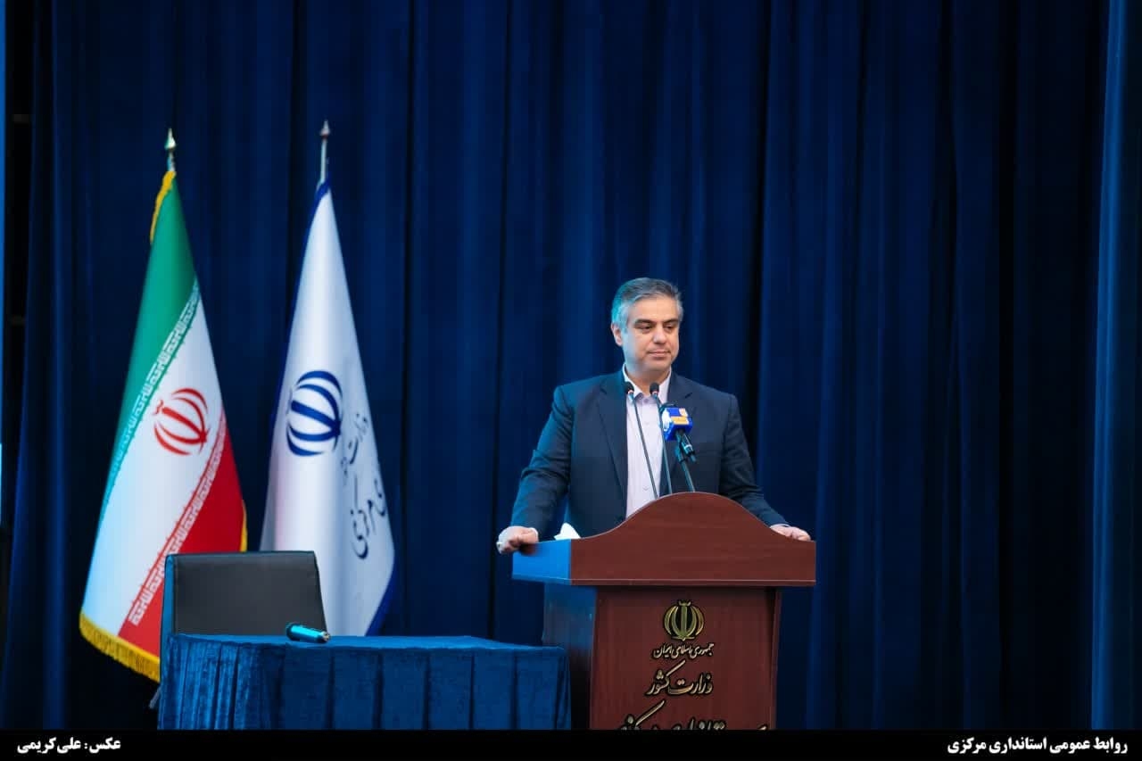 استاندار مرکزی: توسعه مستلزم زمینه‌سازی مناسب برای پذیرش اجتماعی است