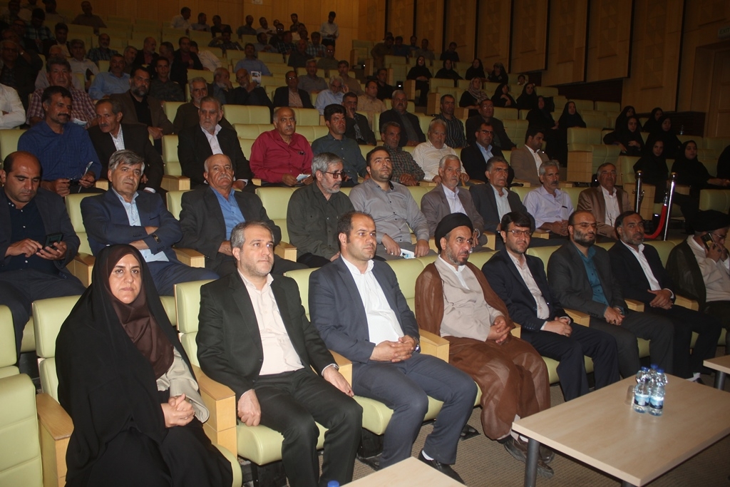 آئین تجلیل از شوراهای اسلامی روستاهای شهرستان خمین برگزار شد