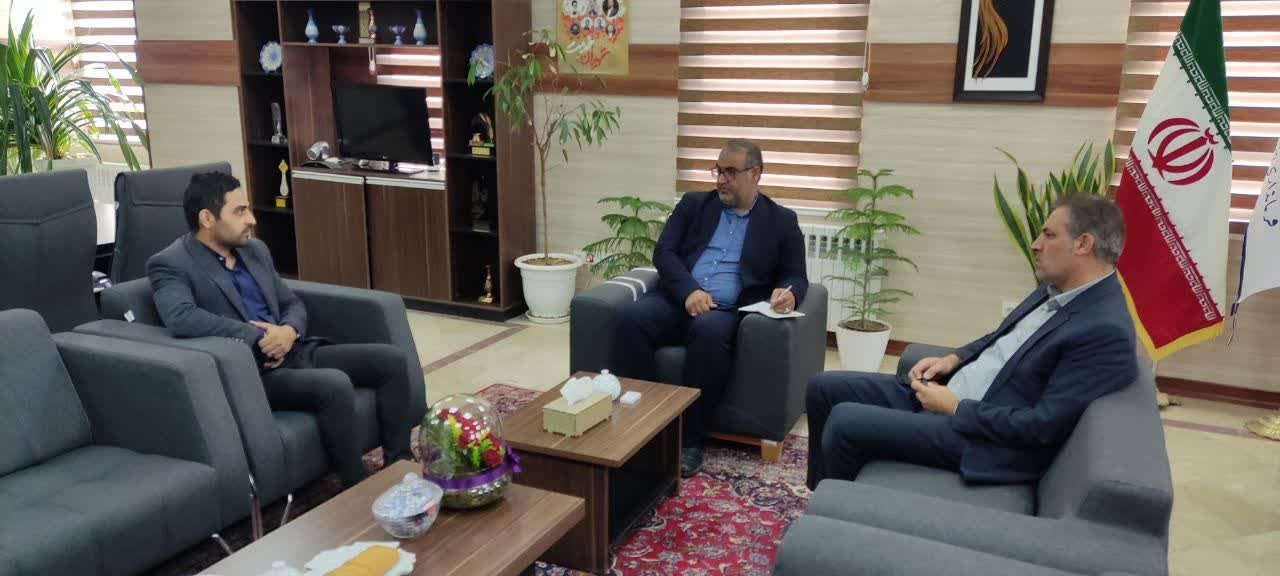 ⭕  پیگیری تحقق شعار سال ۱۴۰۴ "سرمایه گذاری برای تولید" در دیدار رئیس بنیاد برکت شهرستان آشتیان با مهندس ملکا سرپرست فرمانداری