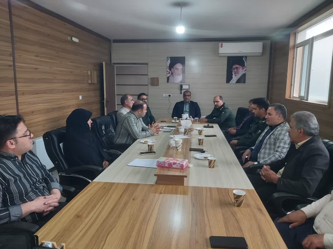 ⤵️ نشست سرپرست فرمانداری و فرمانده ناحیه مقاومت بسیج با اعضای شورای اسلامی شهر به مناسبت گرامیداشت روز شوراه