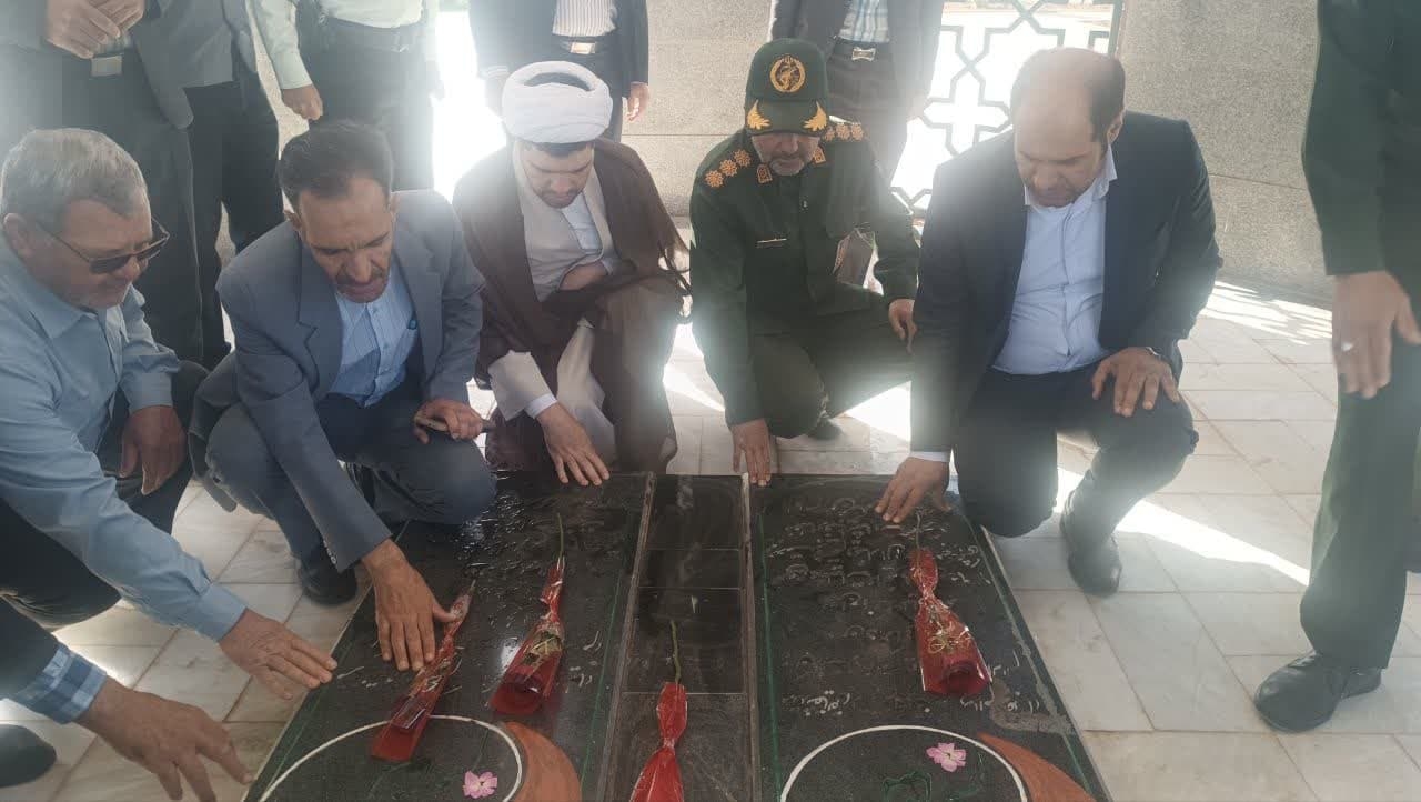 قبور مطهر شهدای گمنام شهر قور چی باشی گلباران شد