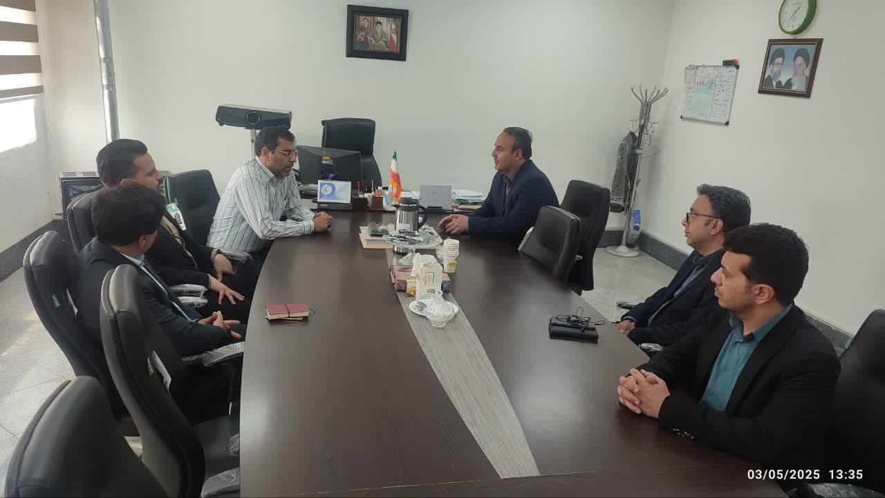 بازدید از مجتمع اداری شهرستان زرندیه