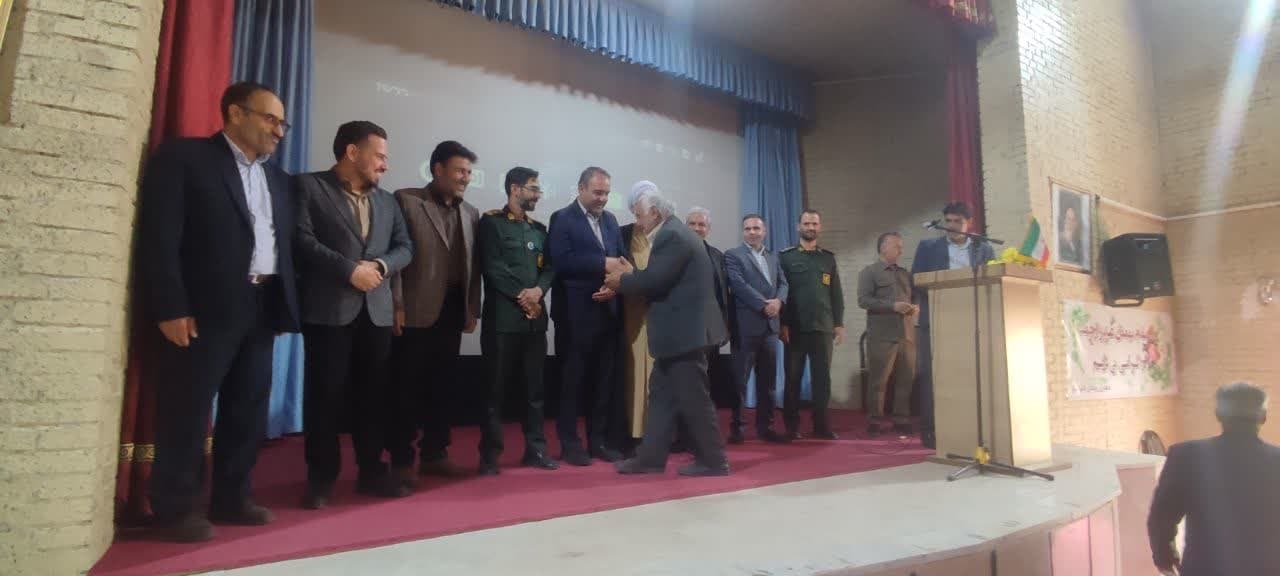 تجلیل و تقدیر از قاریان و حافظان قرآن کریم