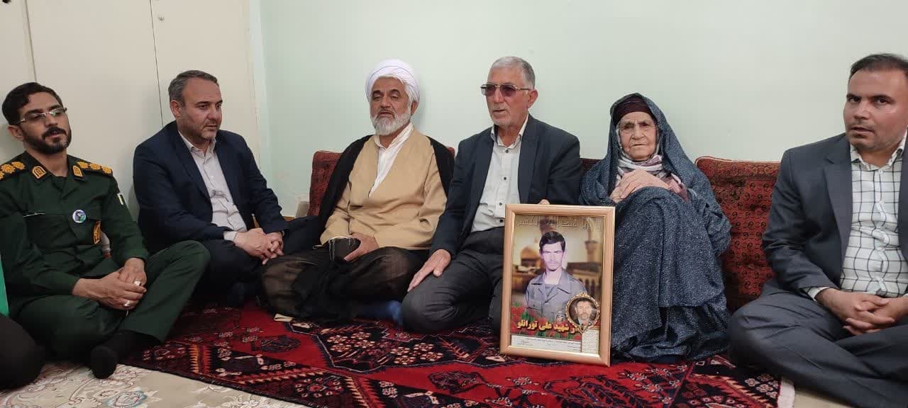 دیدار  با خانواده معظم پاسدار "شهید علی تورانلو" در شهر رازقان.