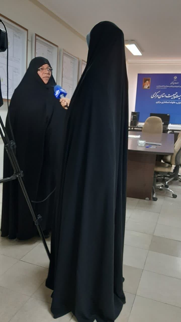 گفت‌وگوی مدیرکل امور زنان و خانواده استانداری مرکزی با شبکه آفتاب درباره چالش‌ها و راهکارهای جمعیتی
پروین مفتح‌زاده، مدیرکل امور زنان و خانواده استانداری مرکزی، در گفت‌وگویی با خبرنگار شبکه آفتاب، به تشریح مهم‌ترین مسائل مرتبط با جمعیت در استان پرداخت.