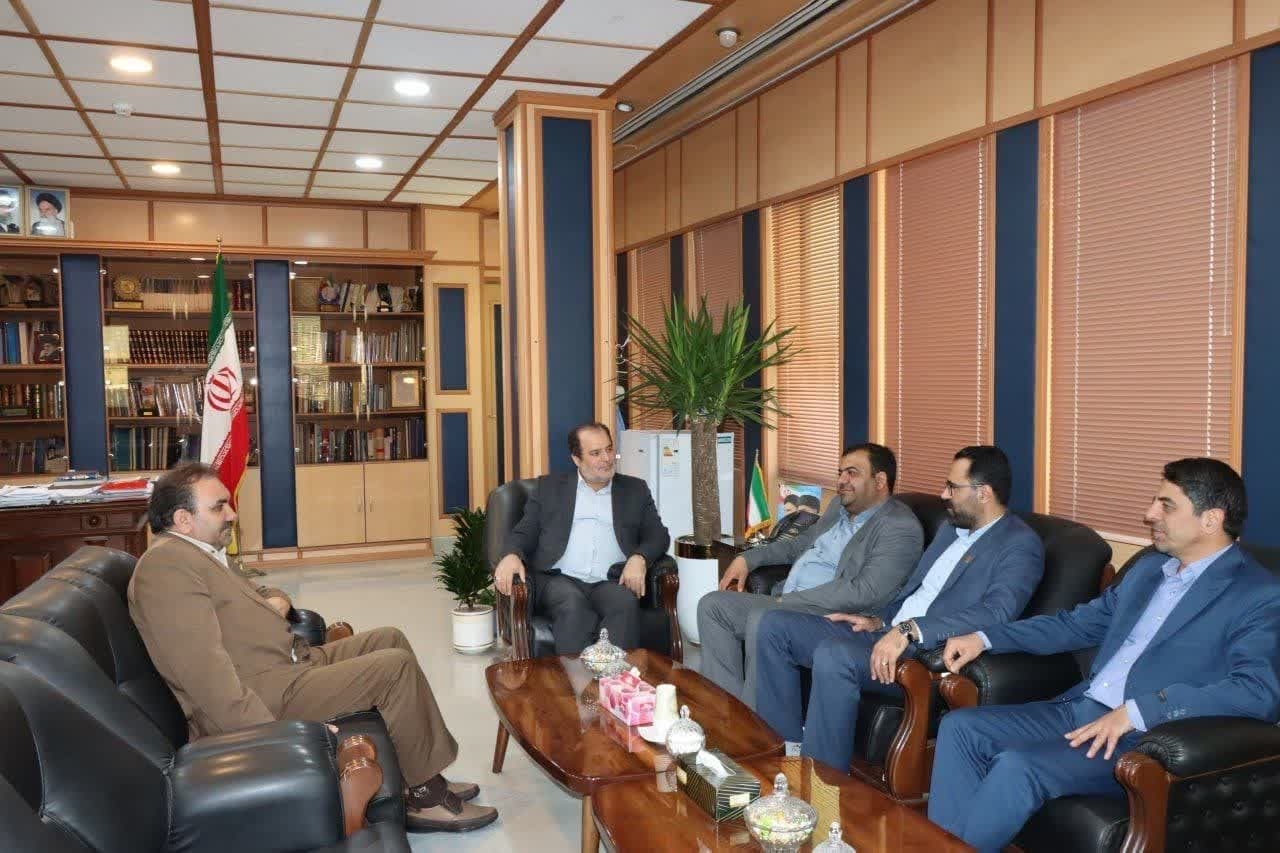 نشست پزشگ نیا مدیرکل پدافند غیر عامل با فرماندار ساوه برگزار شد