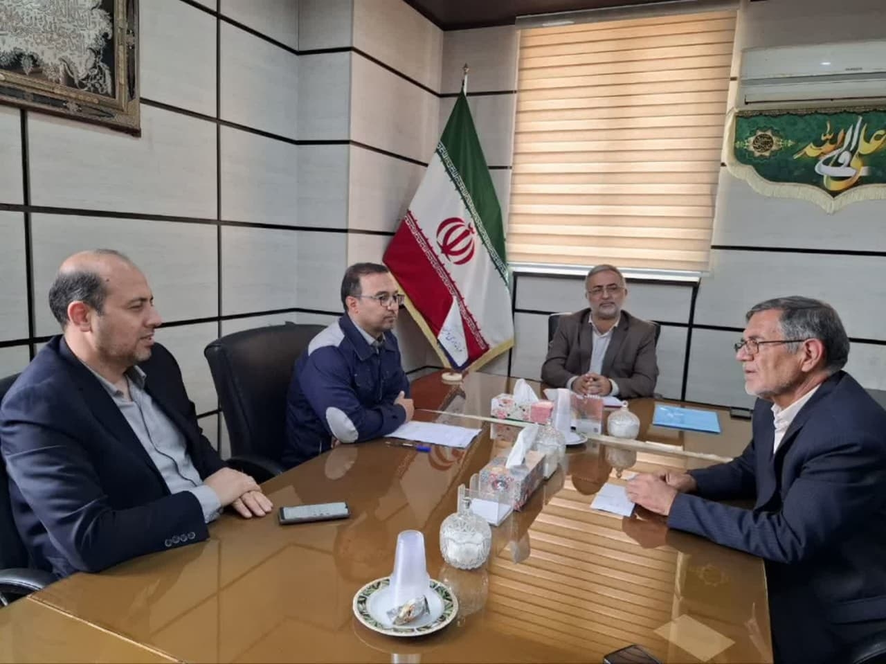 جلسه پیگیری ساخت نیروگاه های خورشیدی
برگزاری جلسه پیگیری ساخت نیروگاه های انرژی خورشیدی و ناترازی انرژی برق با حضور ابوالفضل قاسمی فرماندار،مهندس محمد جلالی نماینده مردم محلات و دلیجان، و مسئولین اداره برق دلیجان.
درمحل دفتر فرماندار برگزارشد
روابط‌عمومی عمومی فرمانداری شهرستان دلیجان 🇮🇷