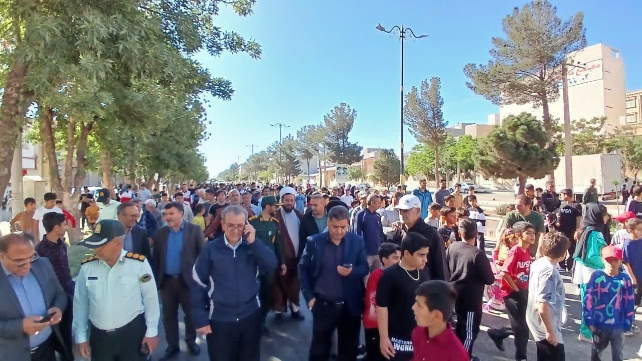 همایش پیاده روی خانوادگی در شهر مامونیه