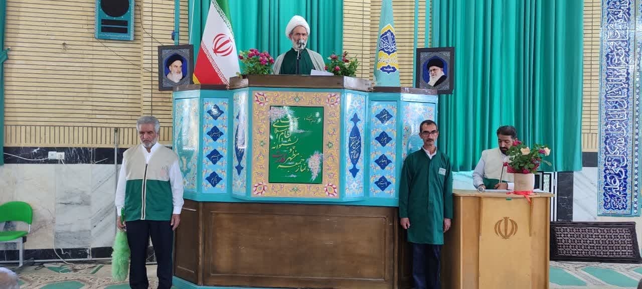 حضور فرماندار در نماز جمعه 19 اردیبهشت