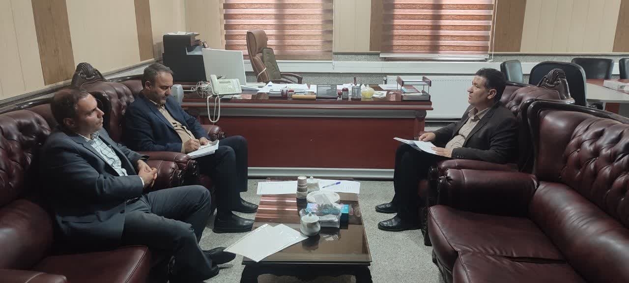 دیدار رییس اداره منابع آب شهرستان با فرماندار