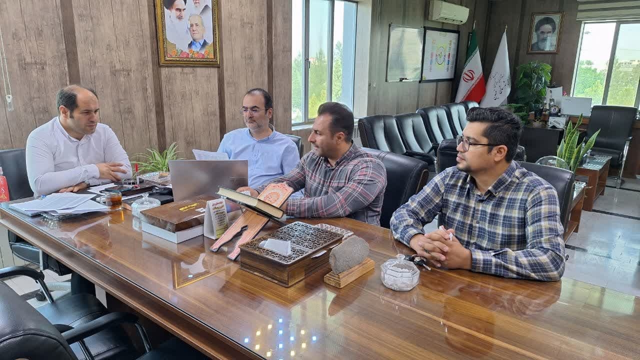 نشست بررسی مسائل و مشکلات پروژه های اقدام ملی مسکن شهرستان خمین برگزار شد