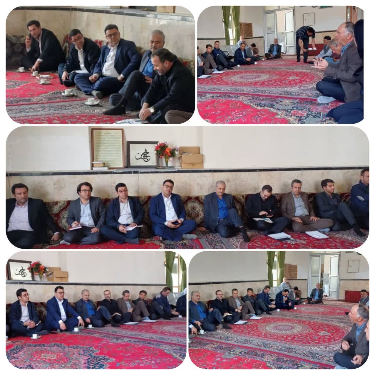 بررسی مسائل و مشکلات روستای گیلی  با حضور فرماندار و دکتر جمالیان