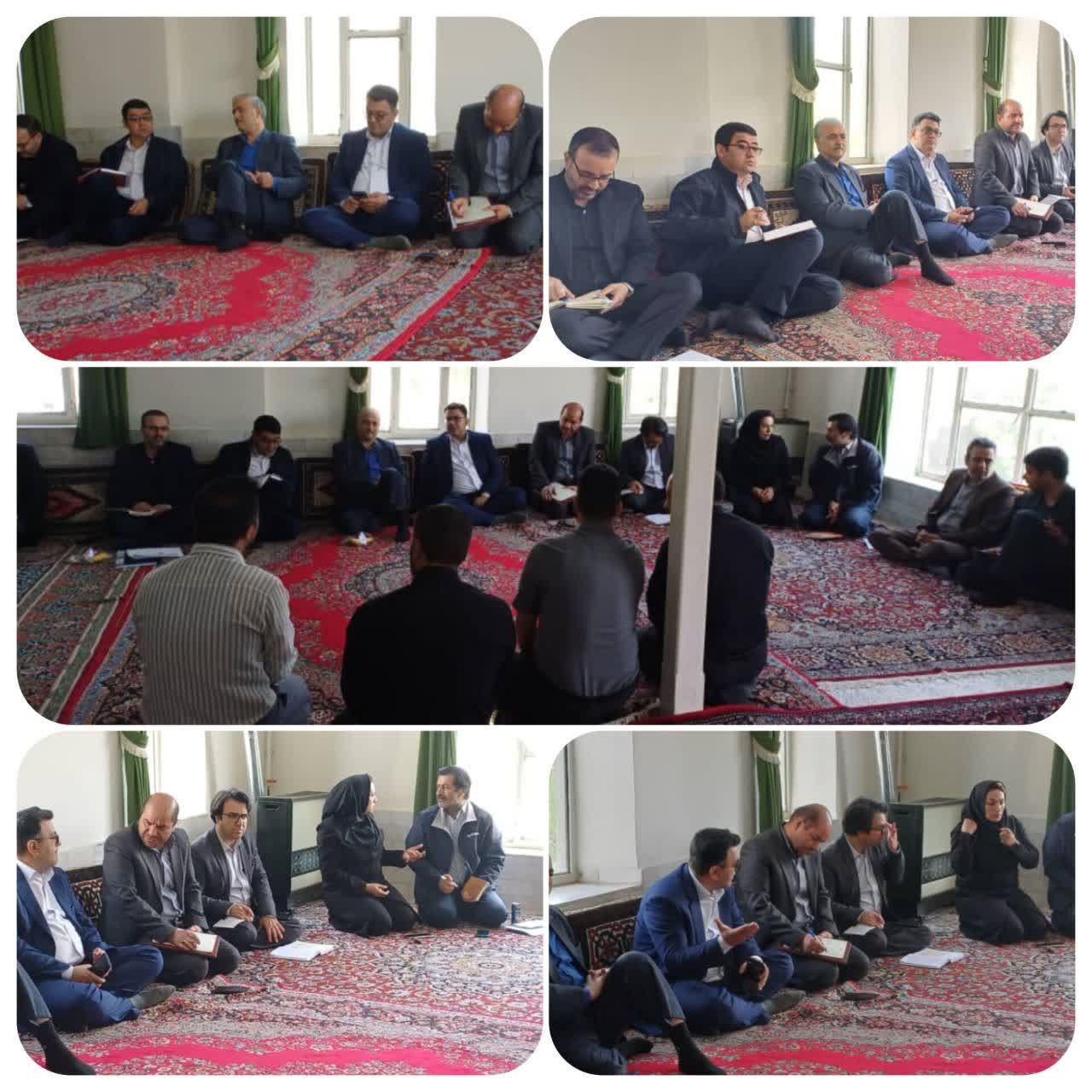 بررسی مسائل و مشکلات روستای حسین آباد با حضور فرماندار و دکتر جمالیان