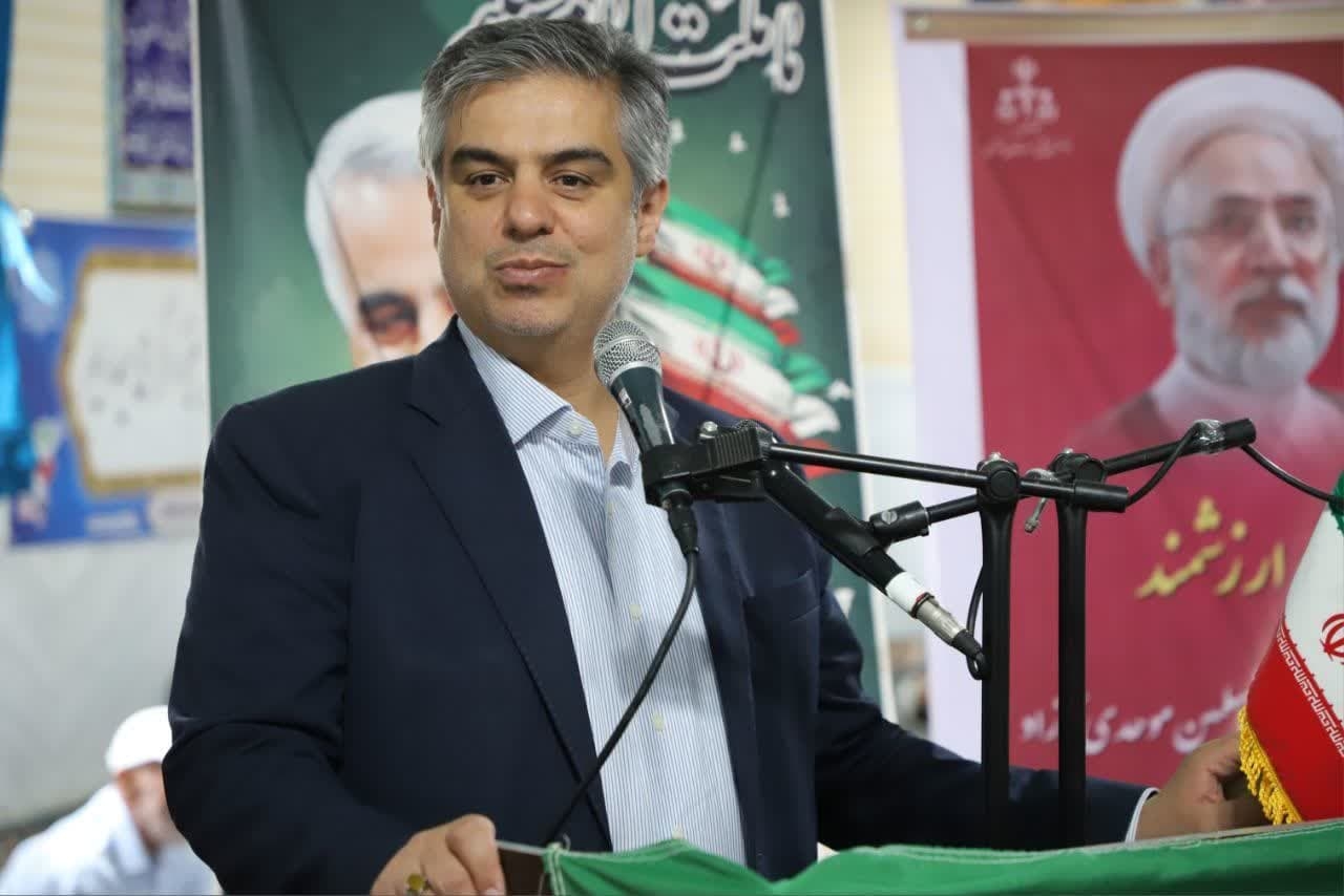 استاندار مرکزی: خطِ خدمت و جهاد میراث ماندگار شهدای انقلاب اسلامی است