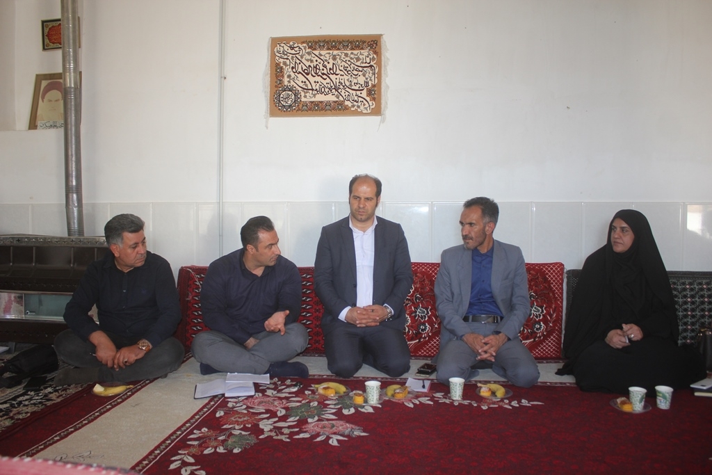 نشست بررسی مسائل و مشکلات روستای قلعه افشار شهرستان خمین برگزار شد