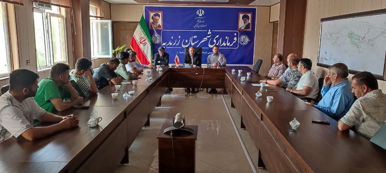 دیدار فرماندار  با تعدادی از صاحبان صنایع شهرک صنعتی زاویه