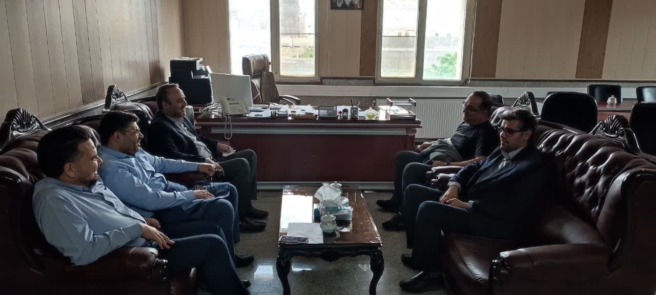 دیدار سرپرست اداره توزیع برق شهرستان با فرماندار