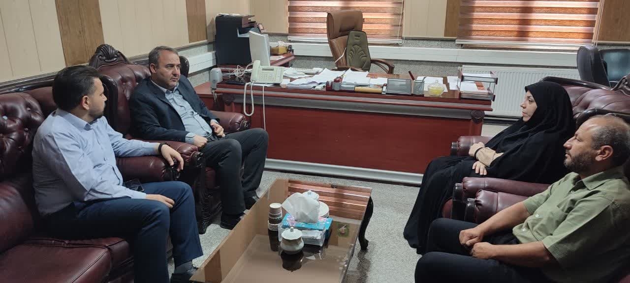 دیدار دهیار و عضو شورای اسلامی  روستای فرج آباد با فرماندار