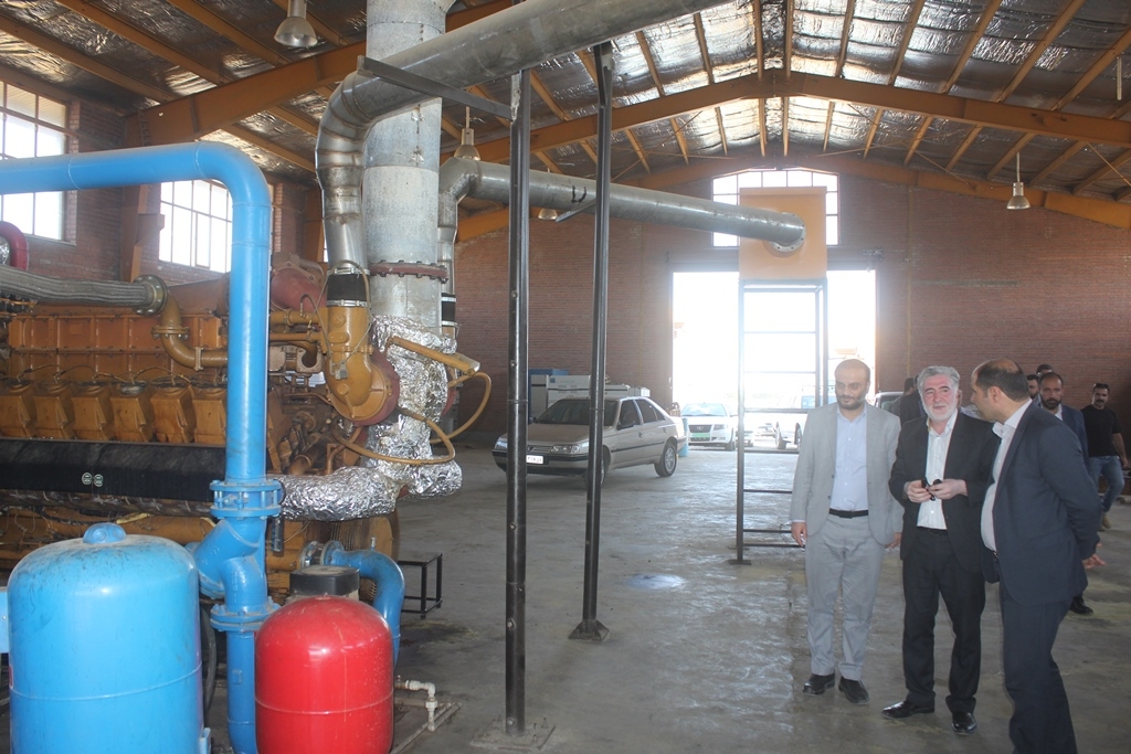 فرماندار و اعضای شورای تامین از نیروگاه chp (تولید برق از انرژی گاز ) شهرستان خمین بازدید کردند