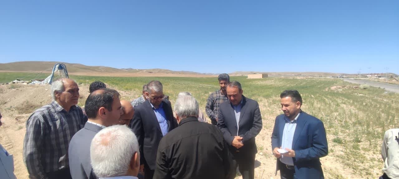 بازدید فرماندار  از روستای دوزج از توابع بخش خرقان در راستای رفع مشکلات روستا
