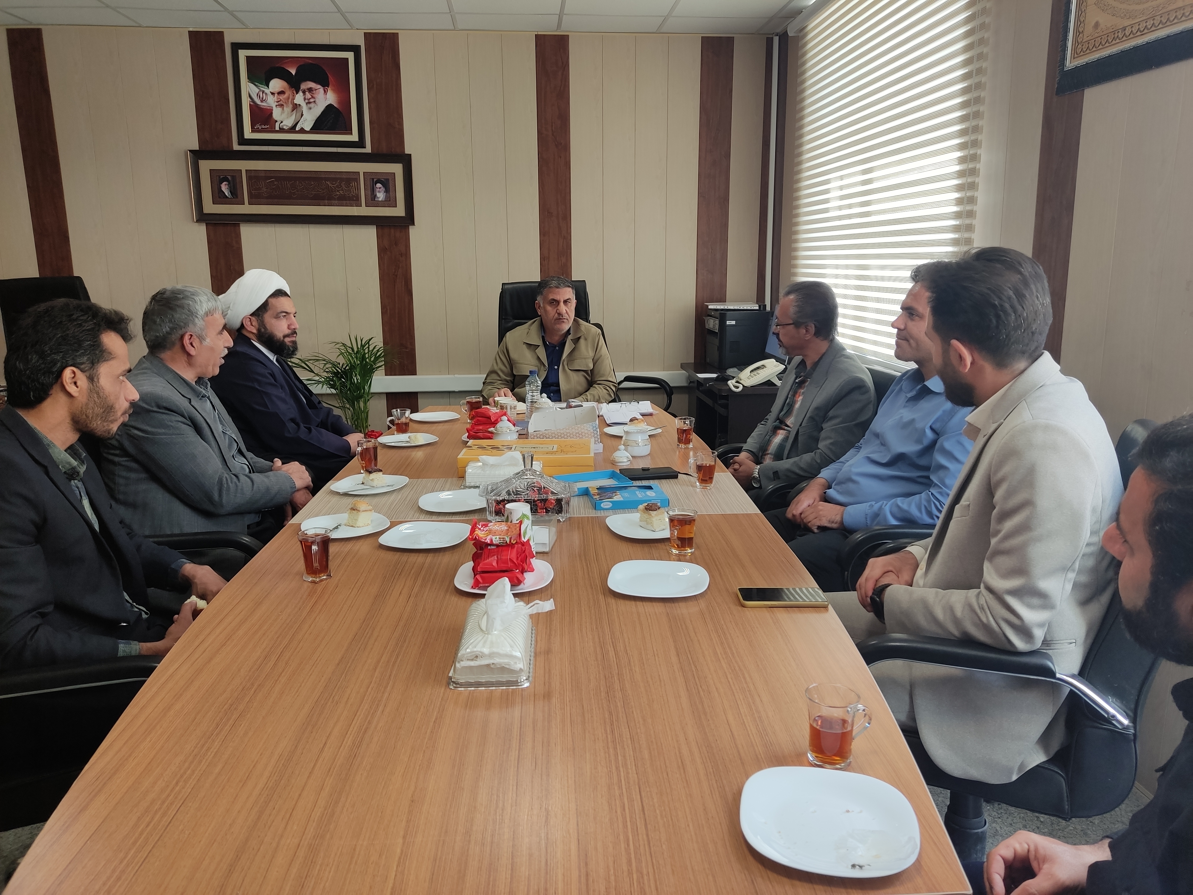 دیدار سرپرست شهرداری و اعضای شورای اسلامی شهر داودآباد با سرپرست دفتر امور شهری و شوراها