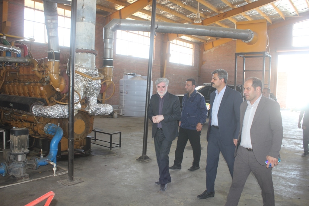 فرماندار و مدیر عامل شرکت توزیع برق استان از نیروگاه chp بخش خصوصی در شهرک صنعتی خمین بازدید کردند