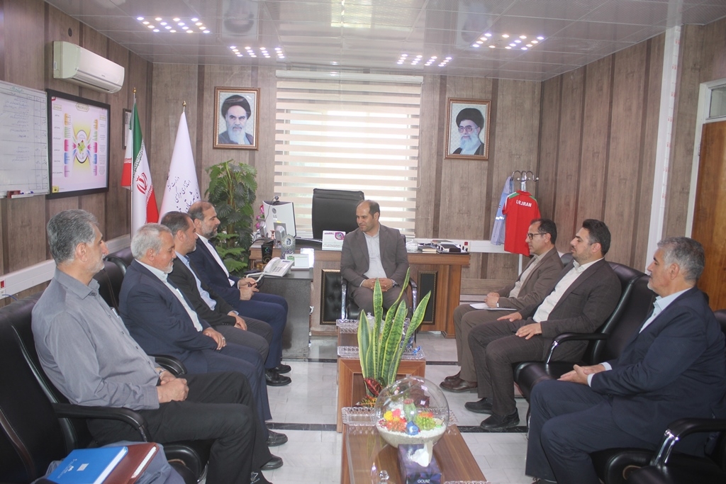 نشست مدیر کل دفتر توسعه ورزش روستایی وزارت ورزش و جوانان با فرماندار شهرستان خمین برگزار شد