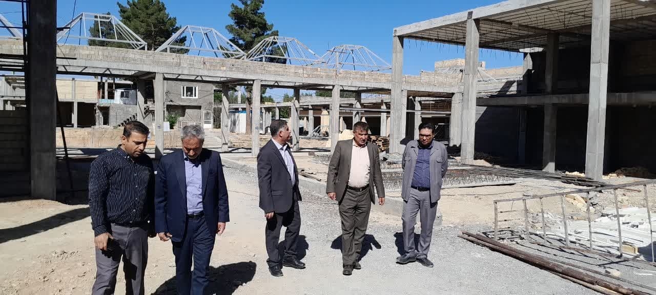 بازدید مهندس سلیمانی سرپرست دفتر امور شهری و شوراهای استانداری مرکزی از مجتمع تفریحی ، فرهنگی،خدماتی و اداری حضرت امام(ره)