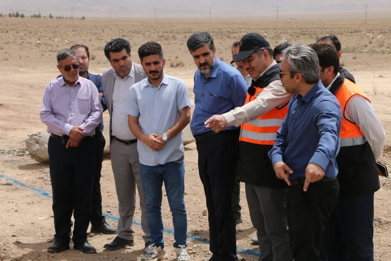 بررسی میدانی معاون وزیر از پروژه‌های محورهای مواصلاتی شهرستان محلات
