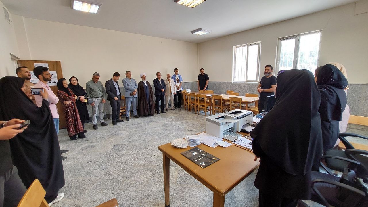 بازدید از دبیرخانه سومین جشنواره ملی تئاتر محلات