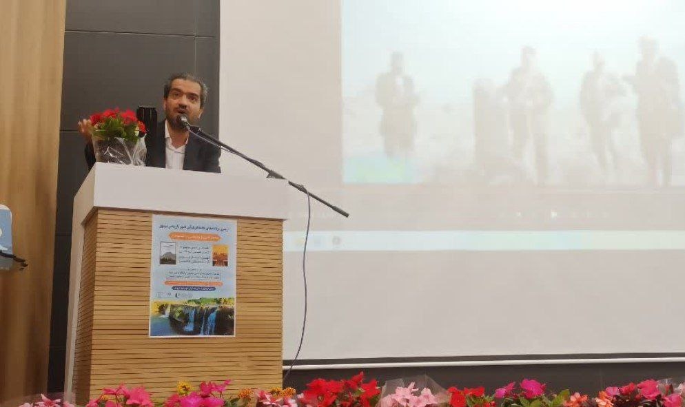 محفل ادبی و رونمایی از دو اثر ارزشمند در نیم‌ور برگزار شد