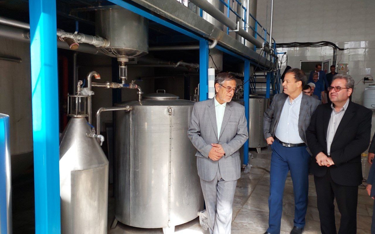 بازدید از کارخانه تولیدی شرکت عطرینه گل محلات