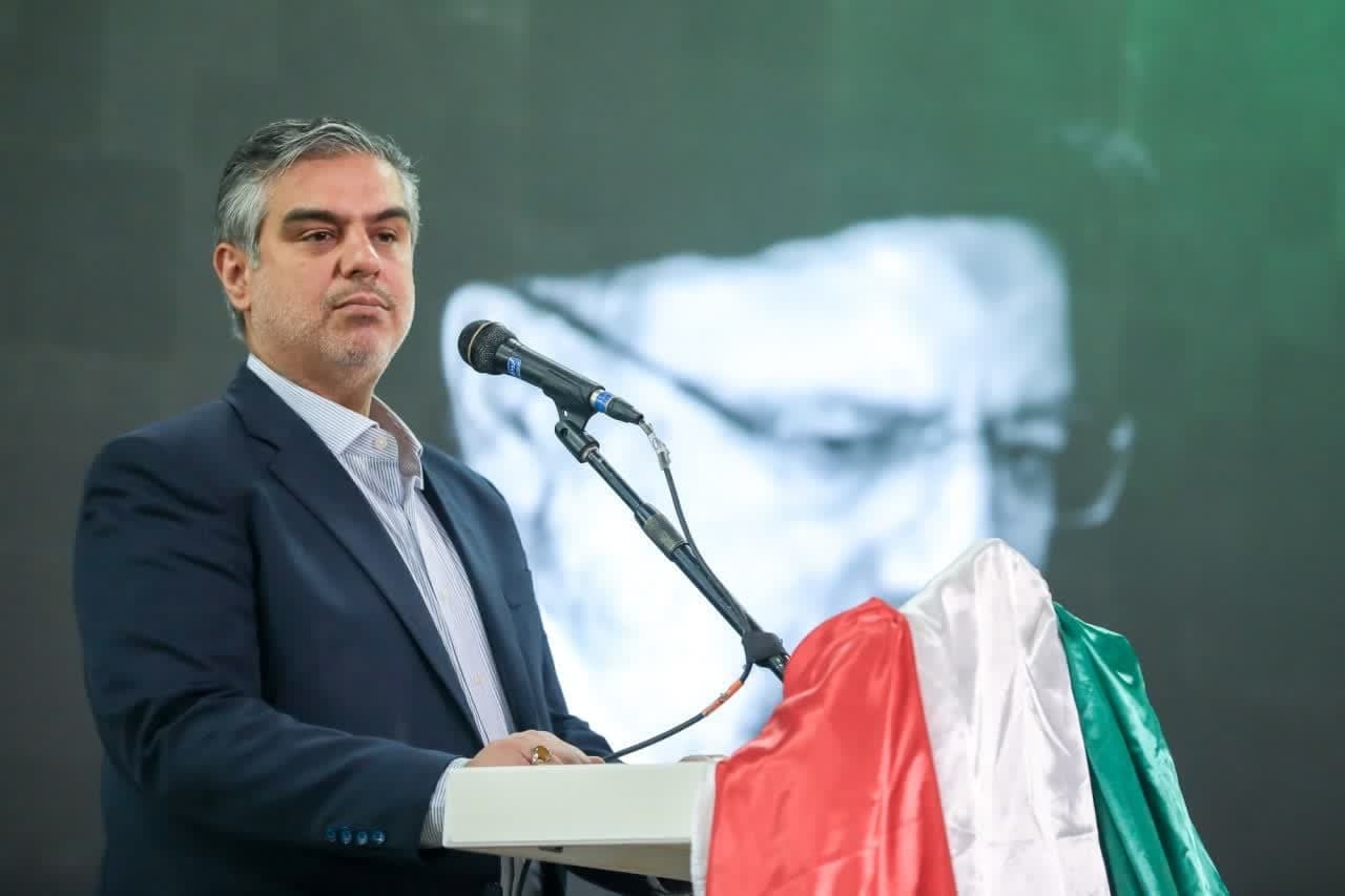 استاندار: استان مرکزی مدیون زحمات و خدمات شهید رئیسی است