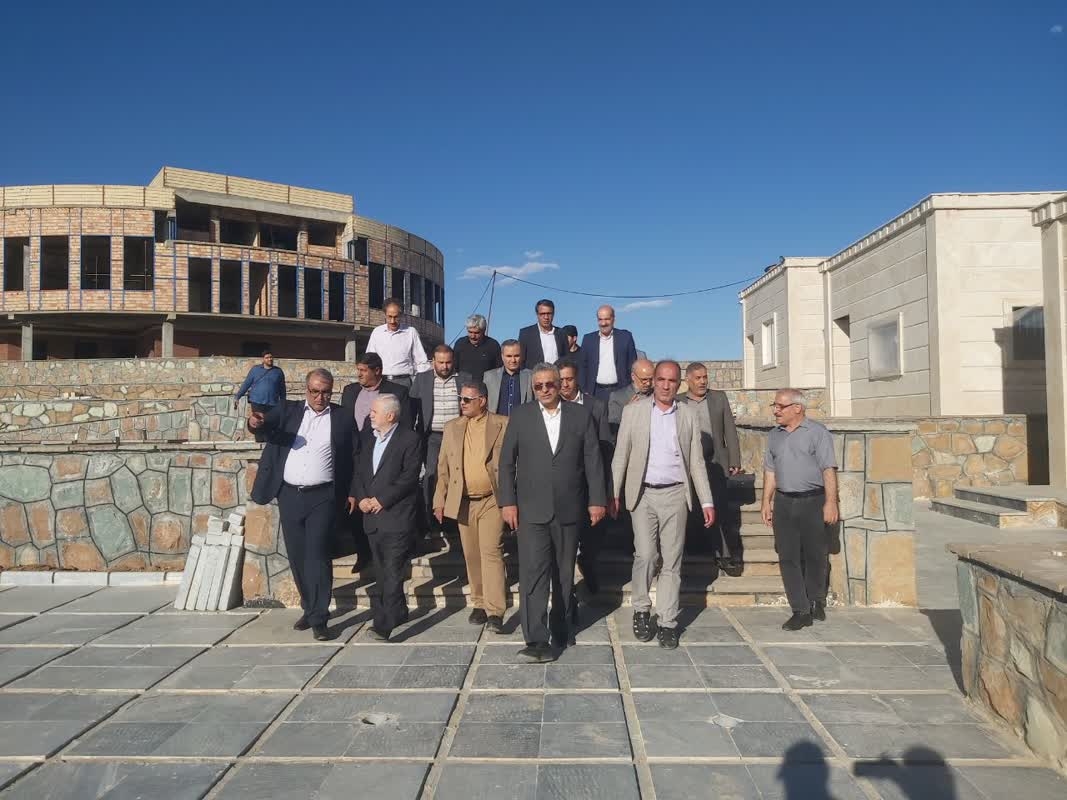 بازدید از روند اجرای پروژه مجتمع گردشگری میرزا حسن آشتیانی