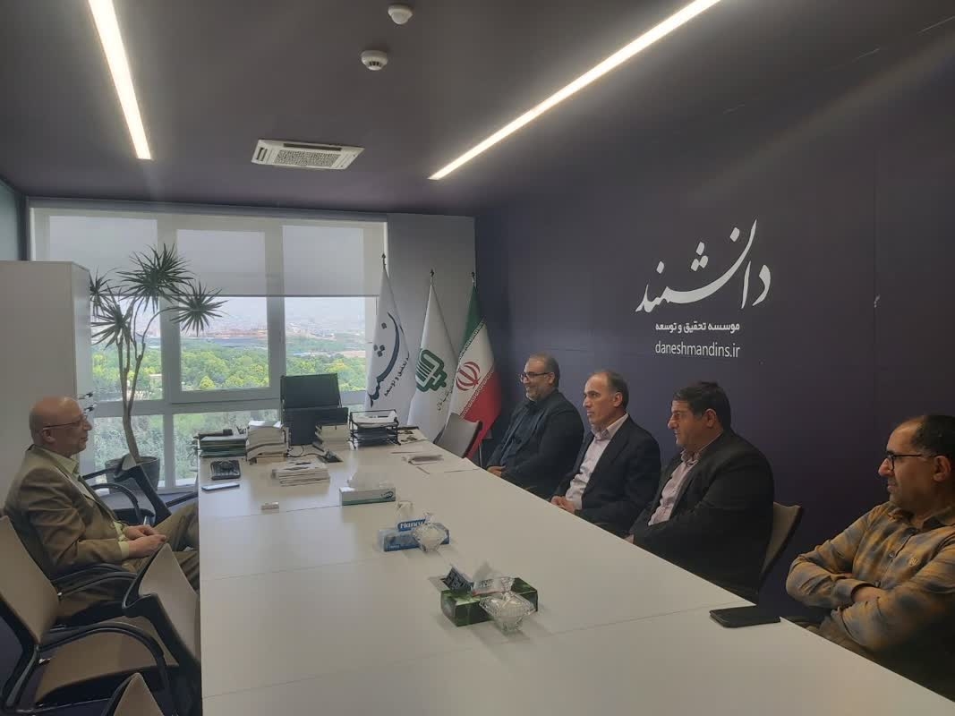 ✅ بررسی راهکارهای توسعه شهرستان آشتیان در دیدار با رئیس هیئت‌مدیره مؤسسه تحقیق و توسعه دانشمند بنیاد مستضعفان