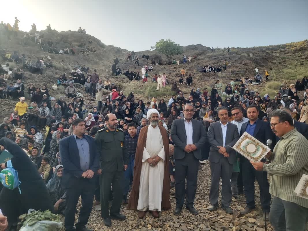 ⭕ همایش بزرگ پیاده‌روی و روز بوم گردی در شهرستان آشتیان