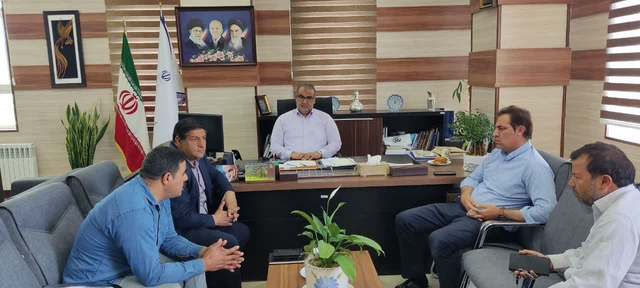 🔺️پیگیری راه‌اندازی پارکینگ خودروهای سنگین و توقیفی در شهرستان آشتیان