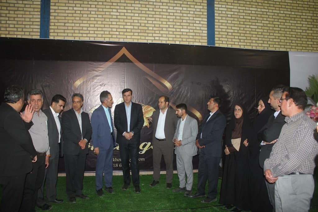 معاون وزیر جهاد کشاورزی ، فرماندار و نماینده مردم خمین در مجلس از نمایشگاه گل های شاخه بریده خمین بازدید کردند