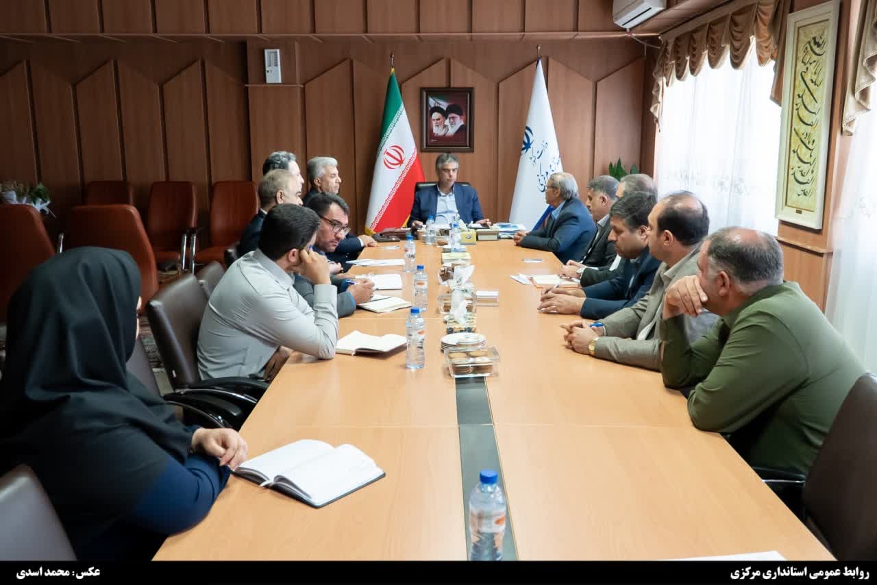 🔻دیدار اعضای شورای اسلامی استان مرکزی با استاندار