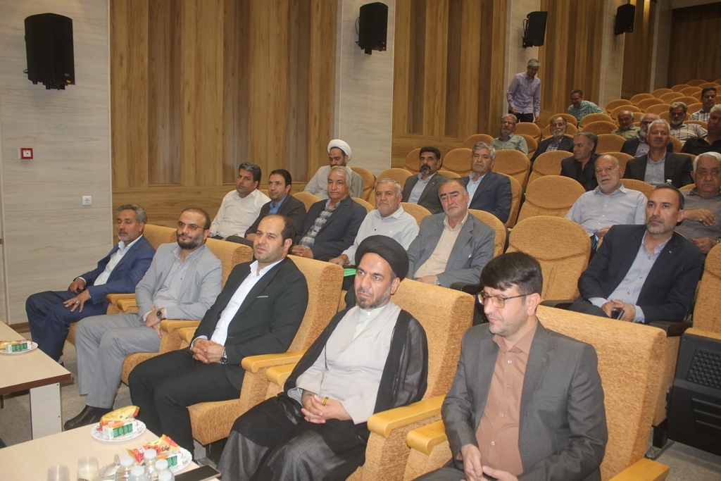 آیین تجلیل از خیران انجمن حمایت از خانواده زندانیان شهرستان خمین برگزار شد