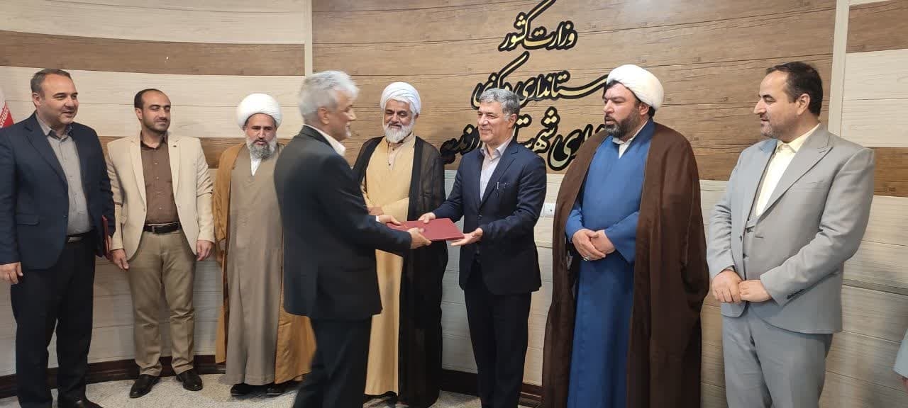 آئین تکـریم و معارفه فرمـاندار شهرسـتان زرندیه برگزار شد