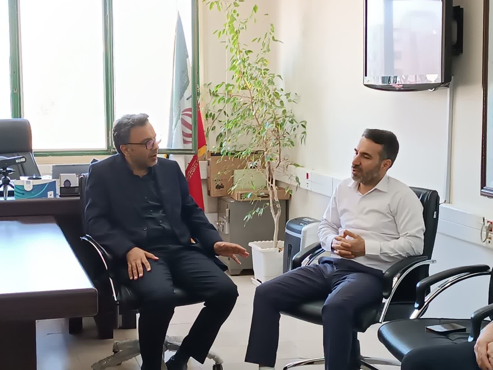 نشست همکاران مدیریت فناوری اطلاعات با سرپرست دفتر برنامه ریزی ، بودجه و تحول اداری استانداری