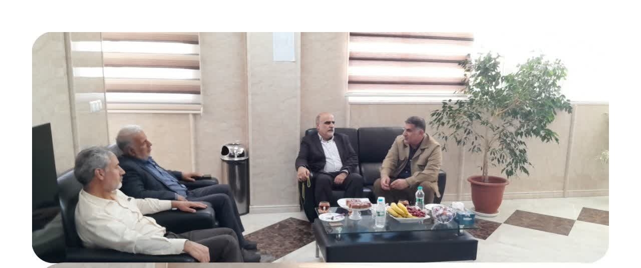 جلسه سرپرست دفتر امور شهری و شوراهای استانداری مرکزی با نماینده سازمان شهرداری‌ها و دهیاری‌های کل کشور در خصوص شهر خمین