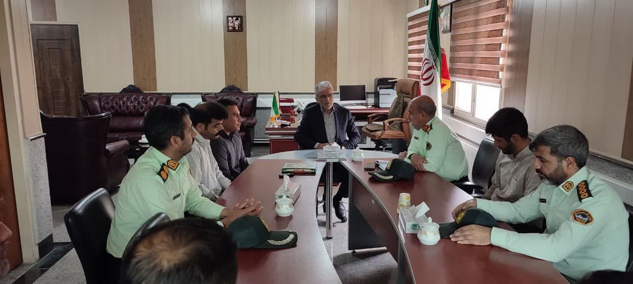 دیدار سرهنگ محمدی‌زاد با دکتر احمدی در فرمانداری زرندیه