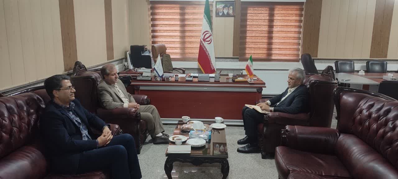 دیدار رؤسای ادارات کتابخانه‌های عمومی و ثبت احوال با سرپرست فرمانداری زرندیه